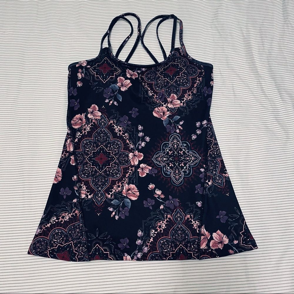 GAIAM Ladies Small Built in Bra work out shirt